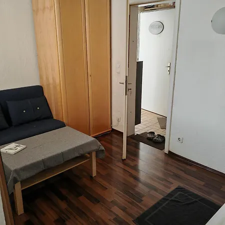 Nette Ein-zimmer-wohnung Кёльн